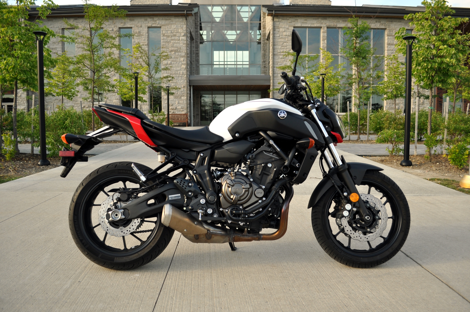 Test Ride: 2018 Yamaha MT-07 | Canada Moto Guide (1900 x 1262 Pixel)